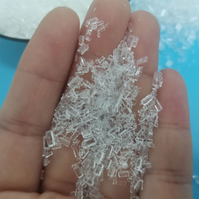 Tabletas anhidras de tiosulfato de sodio en química orgánica